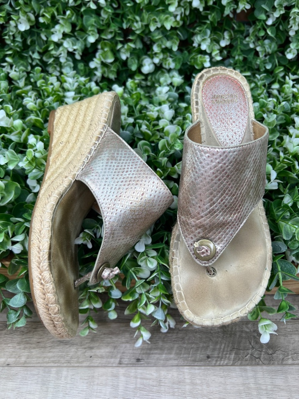Johnston & Murphy Espadrille Wedge Thong Sandals